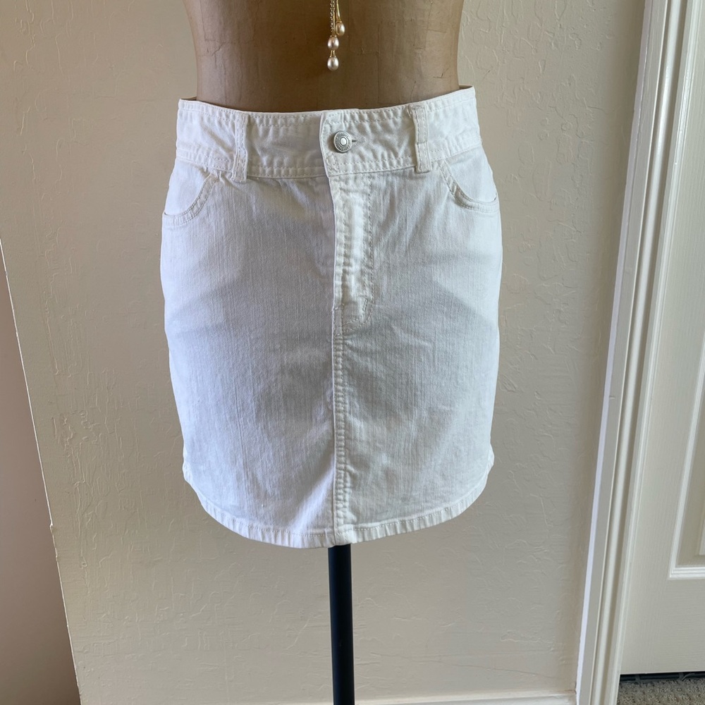 White LEB Jean Skirt, Size 6, Excellent Condition!